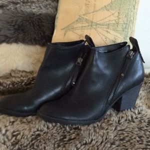 DV BLACK BOOTIES